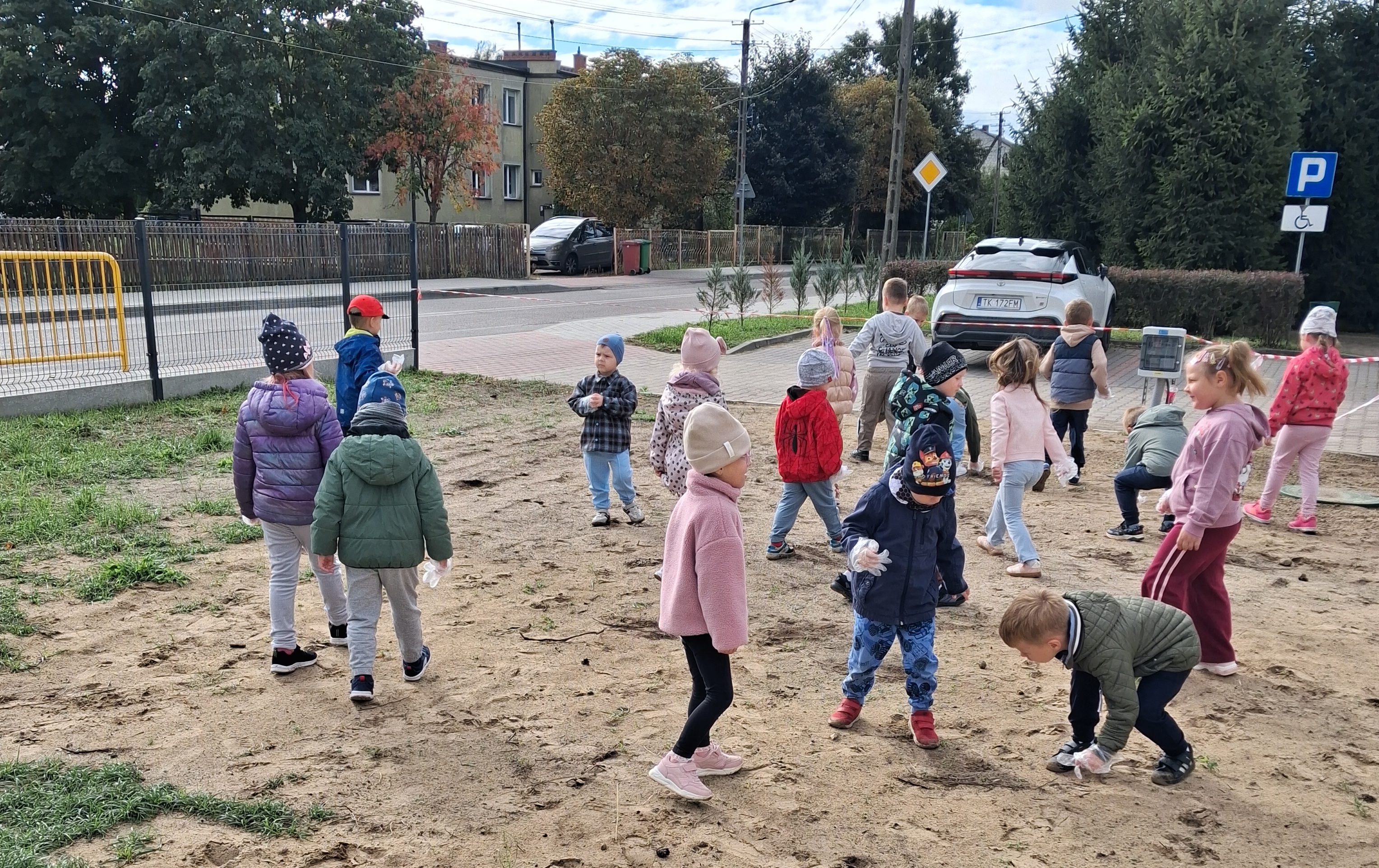 Zdjęcie do Małe ręce, wielka sprawa! &bdquo;Sprzątanie Świata&rdquo; w naszym przedszkolu.